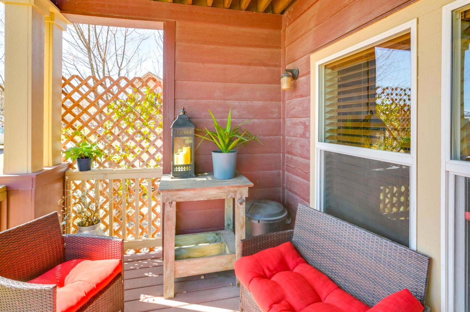 Ennis Vacation Rental With Balcony Walk To Downtown 외부 사진